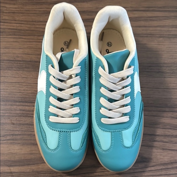 Brand NEW La Shiloh Women’s Stylish Teal and White Sneakers - Picture 4 of 8